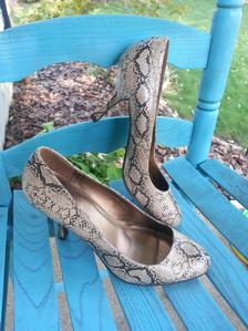NEW CL by Laundry size 9 Women's Snake Skin Heels Shoes 