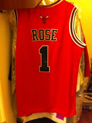 Derrick Rose Autographed NBA Game Jersey w/certificate