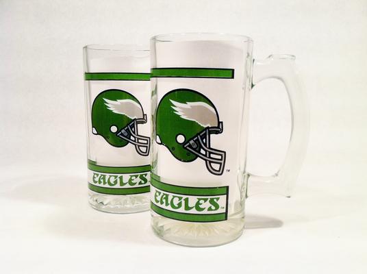2 Eagles glass mugs