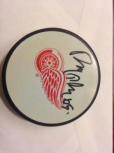 Detroit Red Wings autographed puck