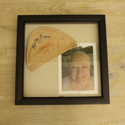 Kathy Bates Signed Cap & Picture Package