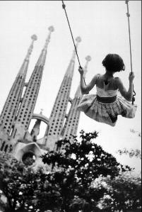 Burt Glinn, Girl on Swing, Gaudi
