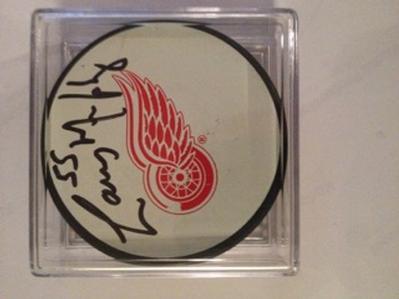 Larry Murphy signed puck