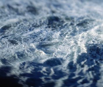 Alin Dragulin: Ocean Waves