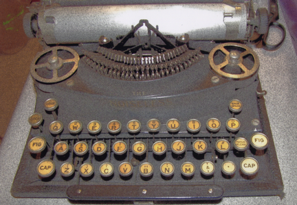 Remington Noiseless - Antique Typewriter 