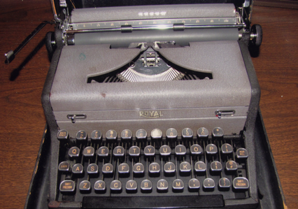 Royal Arrow, Elite - Antique Typewriter