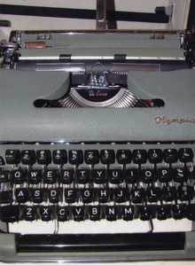Olympia DeLuxe - Antique Typewriter