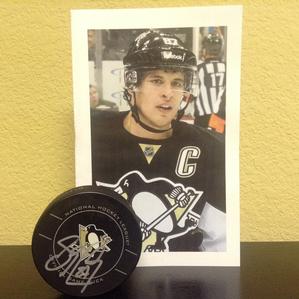 Sidney Crosby Signed Official Game Puck (Pittsburgh Penguins, NHL) 