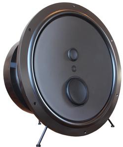 A pair of NoLimits speakers by Volya GmbH  / Ein Set der Lautsprecherboxen Modell «NoLimits»