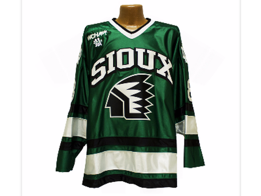 NEW! UND North Dakota Fighting Sioux Hockey Jersey Green CCM Mens Large  WCHL