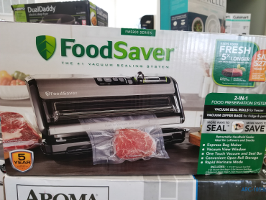 FoodSaver FM5200 Series 2-in-1 Vacuum Sealing System for Food