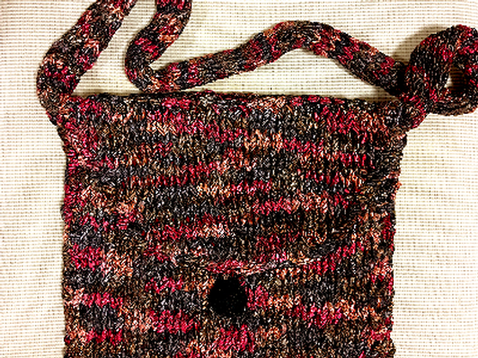Hand-Knit Red Purse by Rosa Maria C Díes 