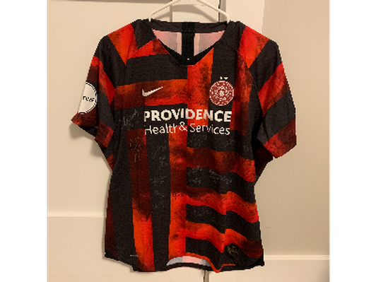 Portland Thorns Team signed 2019 red/black jersey