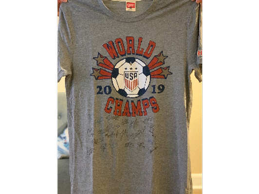 USWNT 2019 World Champs team autographed t-shirt 