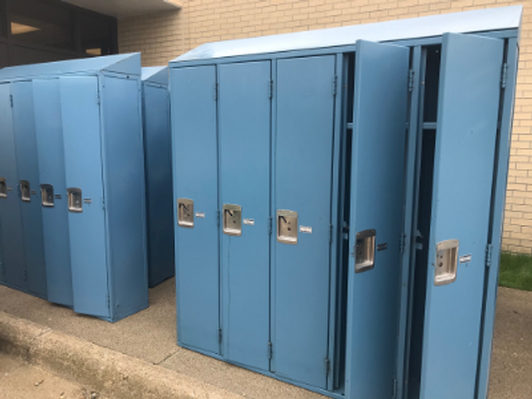 Set of 5 lockers 