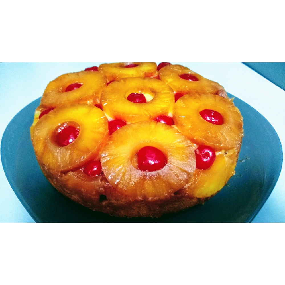 Valoneecia's Moist and Buttery Pineapple Upside Down Cake