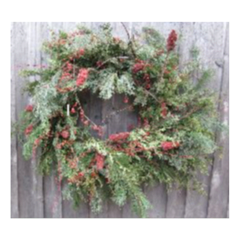 BEAUTIFUL WREATH FOR HOLIDAY DECORATING