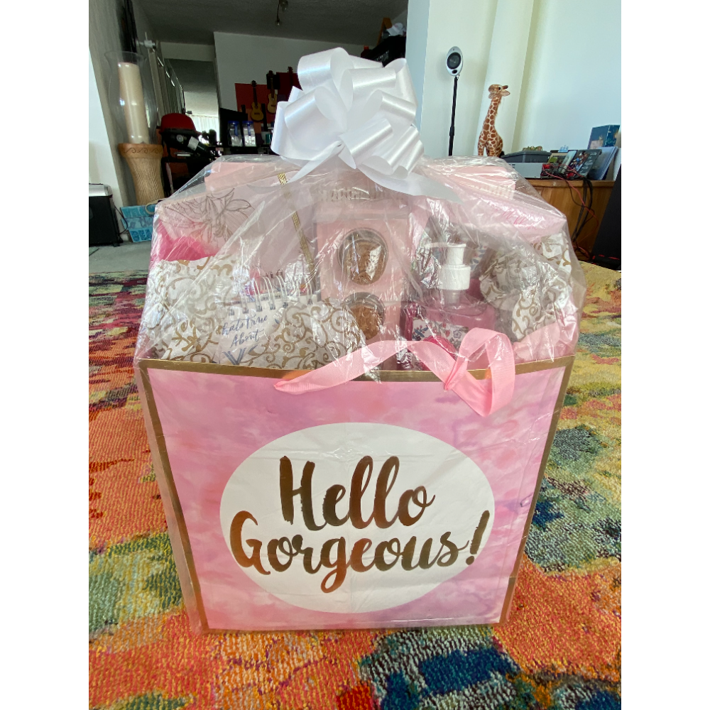"Hello Gorgeous" Desk Set Gift Bag Contents: