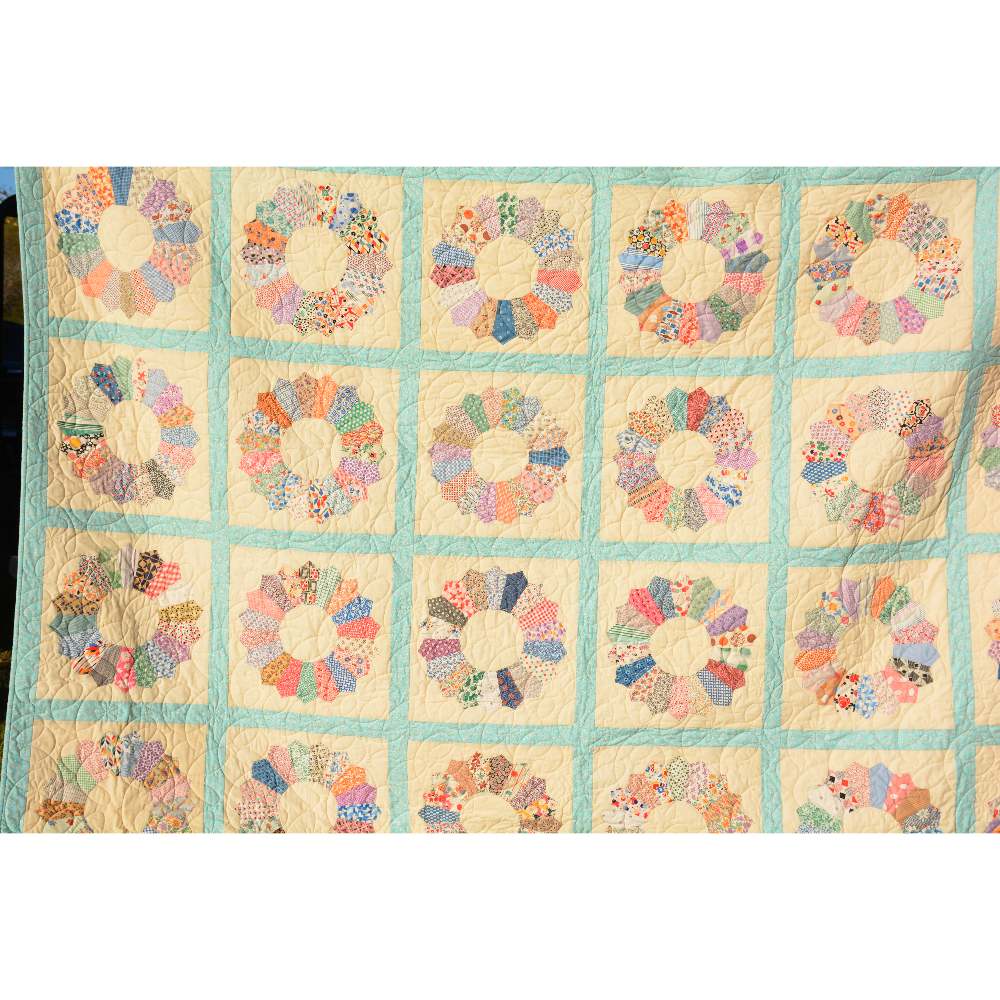 1930's antique fabric Dresden Plate quilt