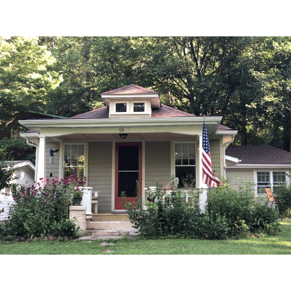 Charming Cottage Stay in Elsah, IL