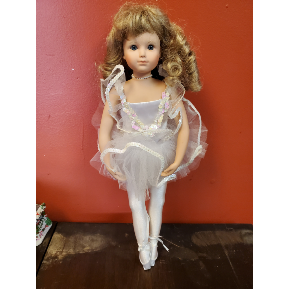 Vintage 18" Lee Middleton Jeanne Little Ballerina Doll by Susan Wakeen