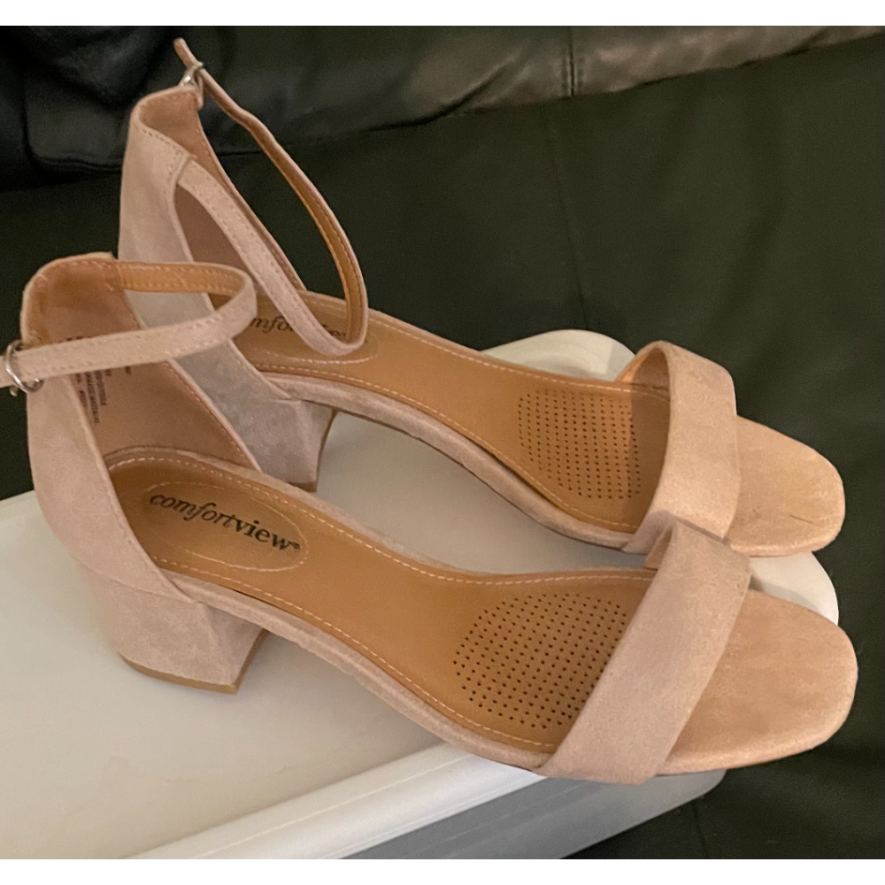 Ladies Shoes Sandal Size 8 1/2