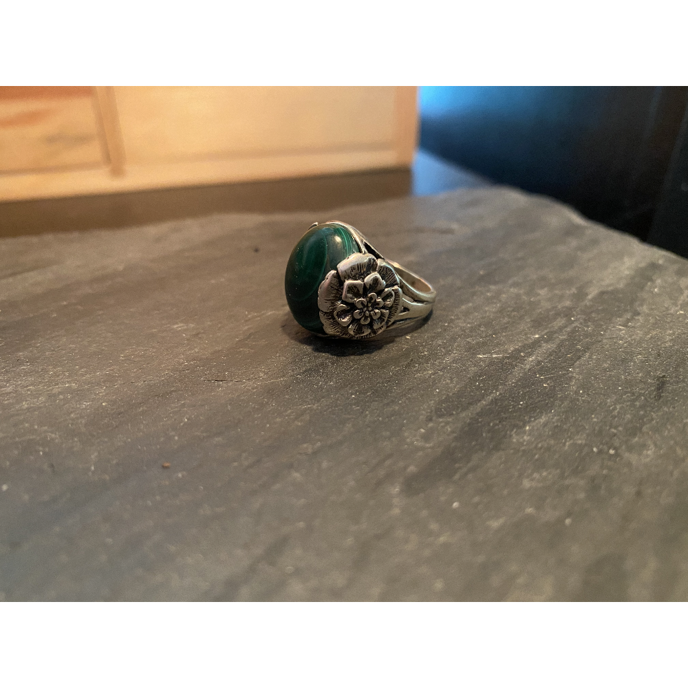 Silver Flower with Malachite Cabochon Ring
