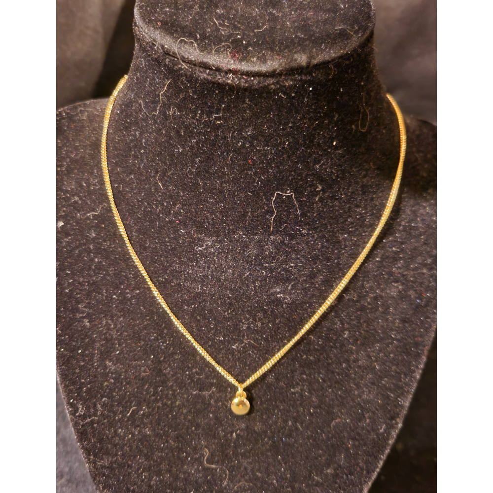 15" Gold chain necklace with small gold disc