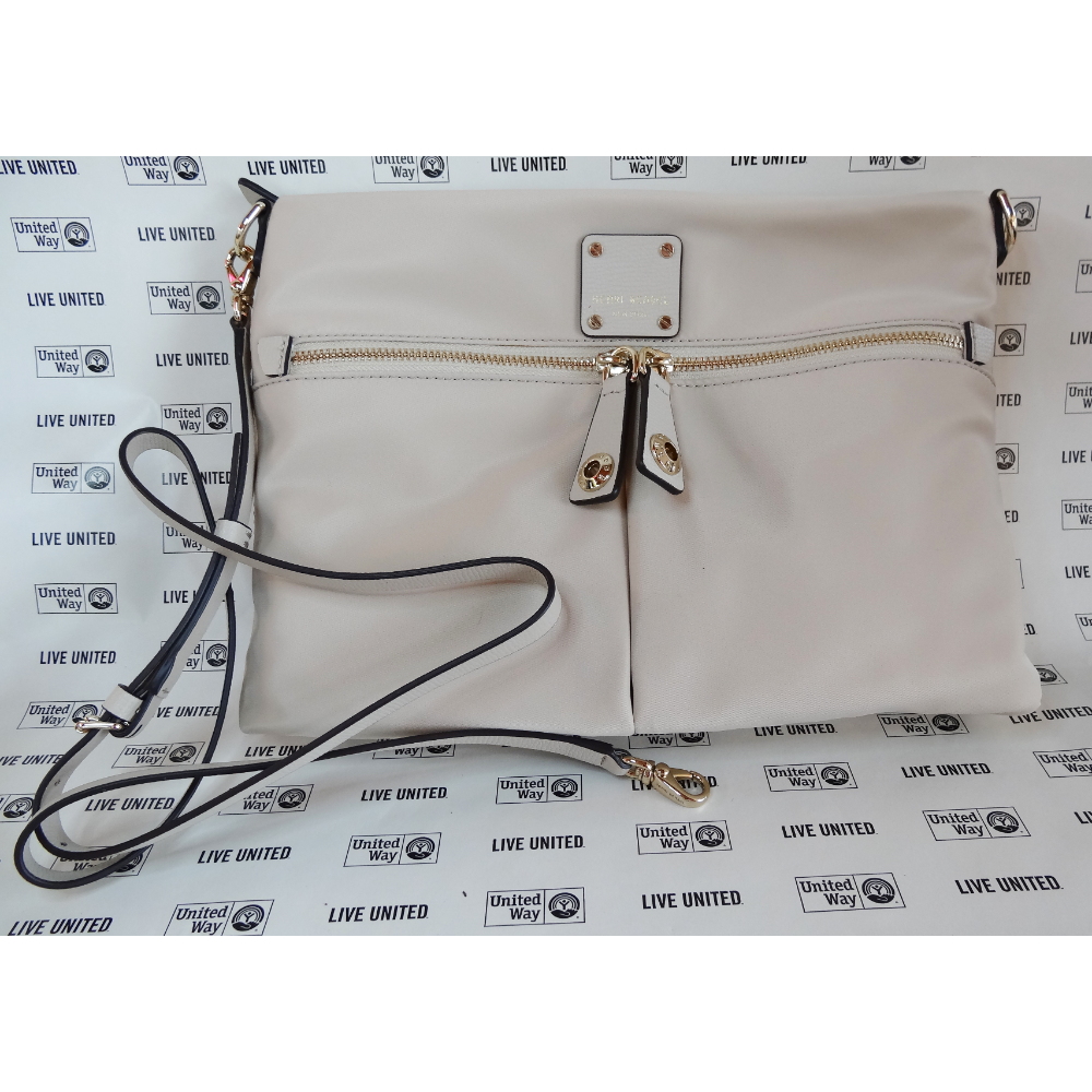 Henri bendel jetsetter online messenger