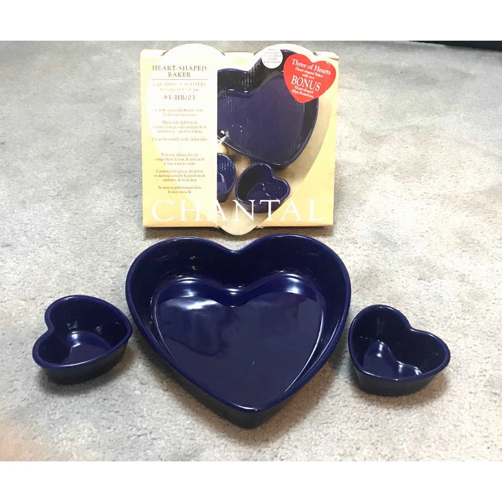 "CHANTAL" Heart-shaped Versatile Baker (9x10in) & 2 ramekins (3x4inch0