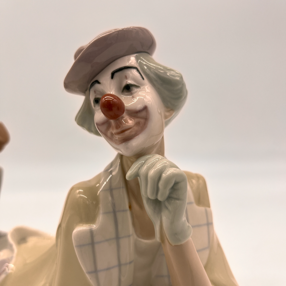 Vintage Lladro Reclining Clown Porcelain Figurine *Retired*