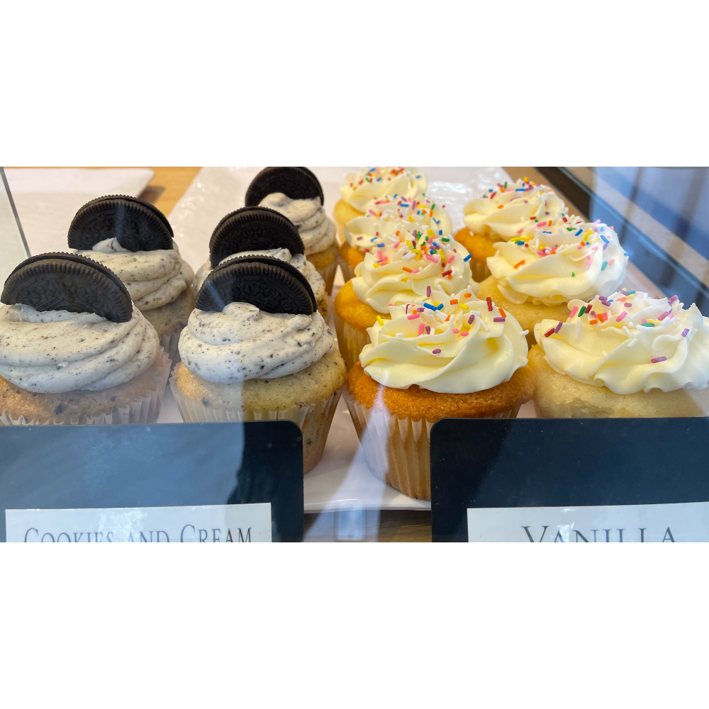Cakes and Bakes Shop - 1 Dozen Cupcakes