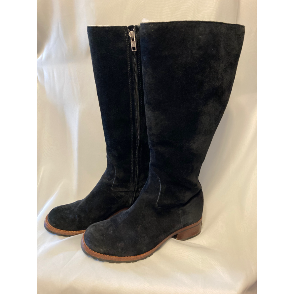 Ugg Leather Boots, Size 6, Sheepskin lining