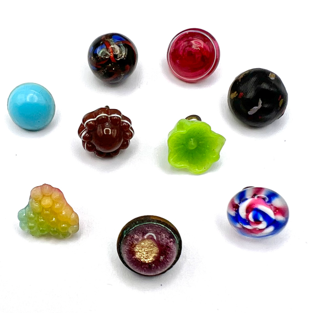 Nine dimi & small glass buttons.