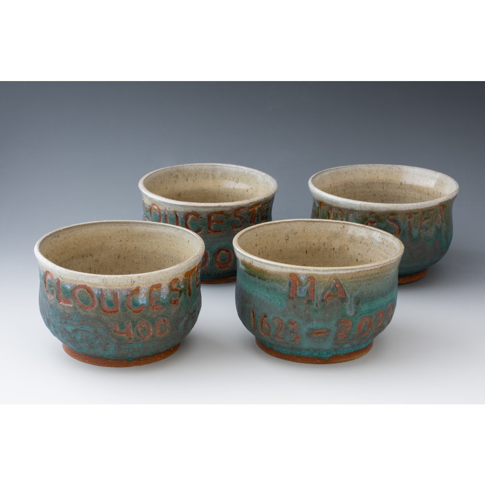 Four stoneware "Gloucester 400" bowls
