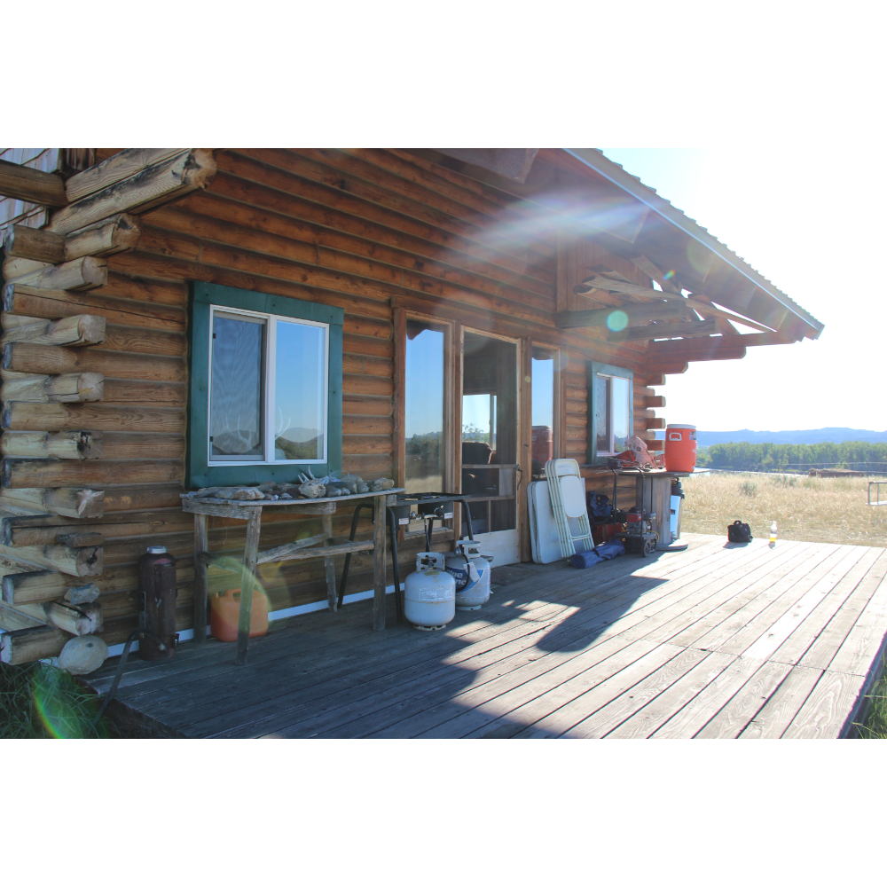 Cabin Stay and (Deer Hunt or Canoe Trip) on the Yellowstone River