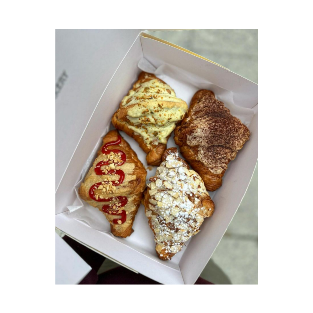 Bonus Bakery cookie and croissant box + free delivery