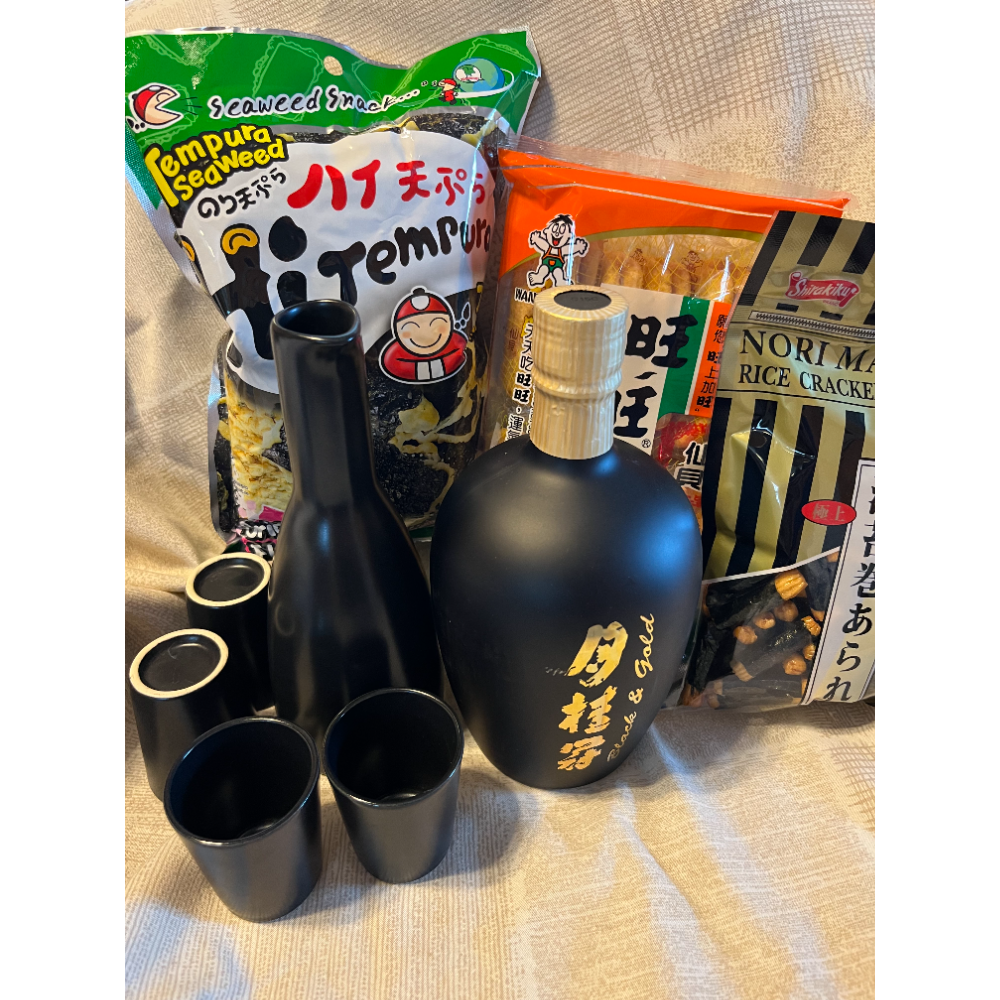 Sake Set & Snacks