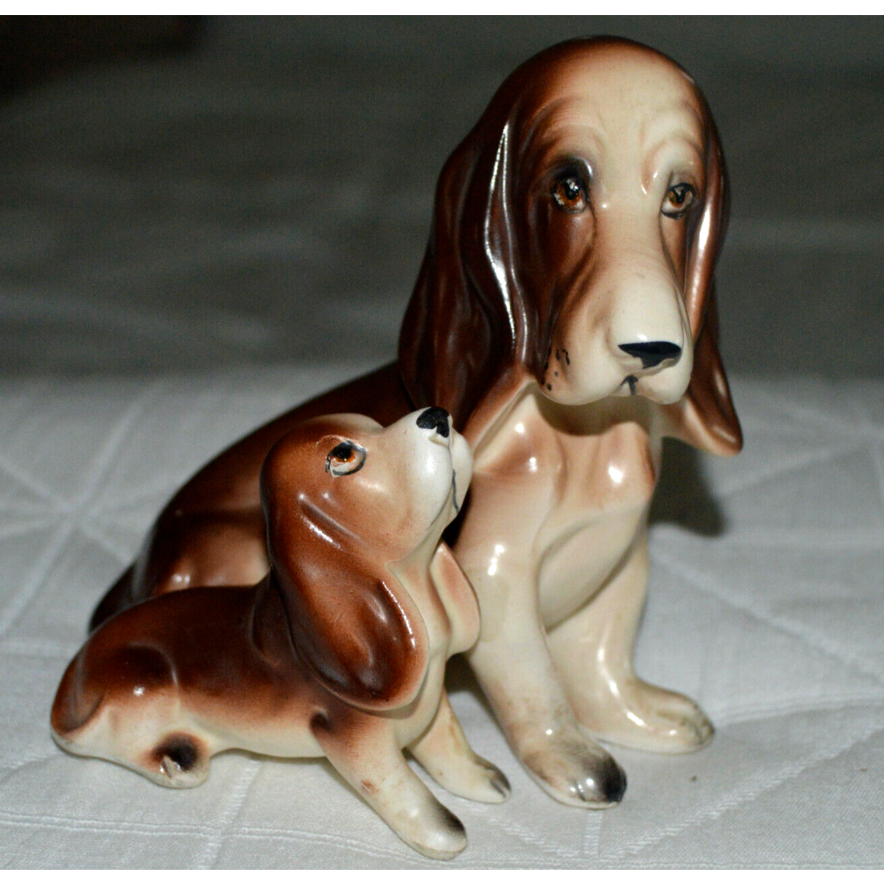 2041   Mother and Puppy Figurine