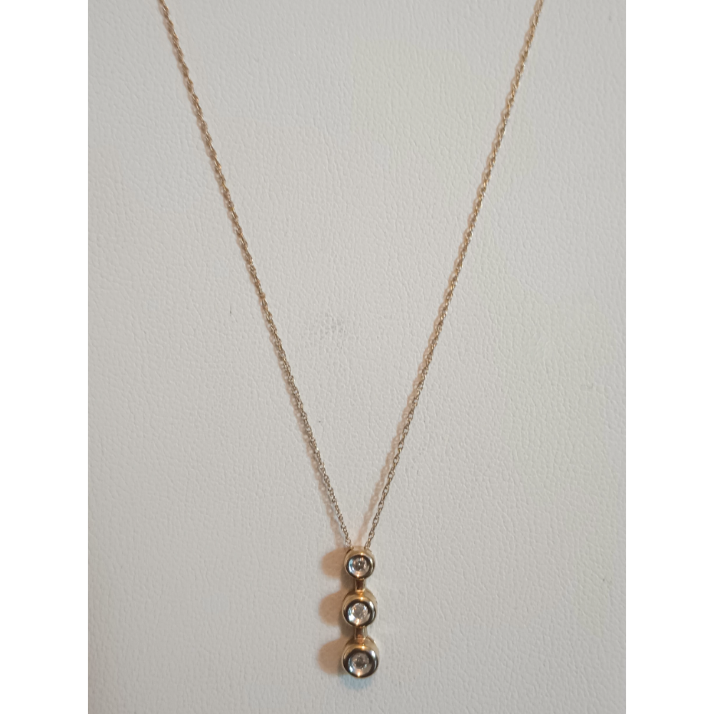 Kay Jewelers 10k Yellow Gold Three-Stone Diamond Necklace