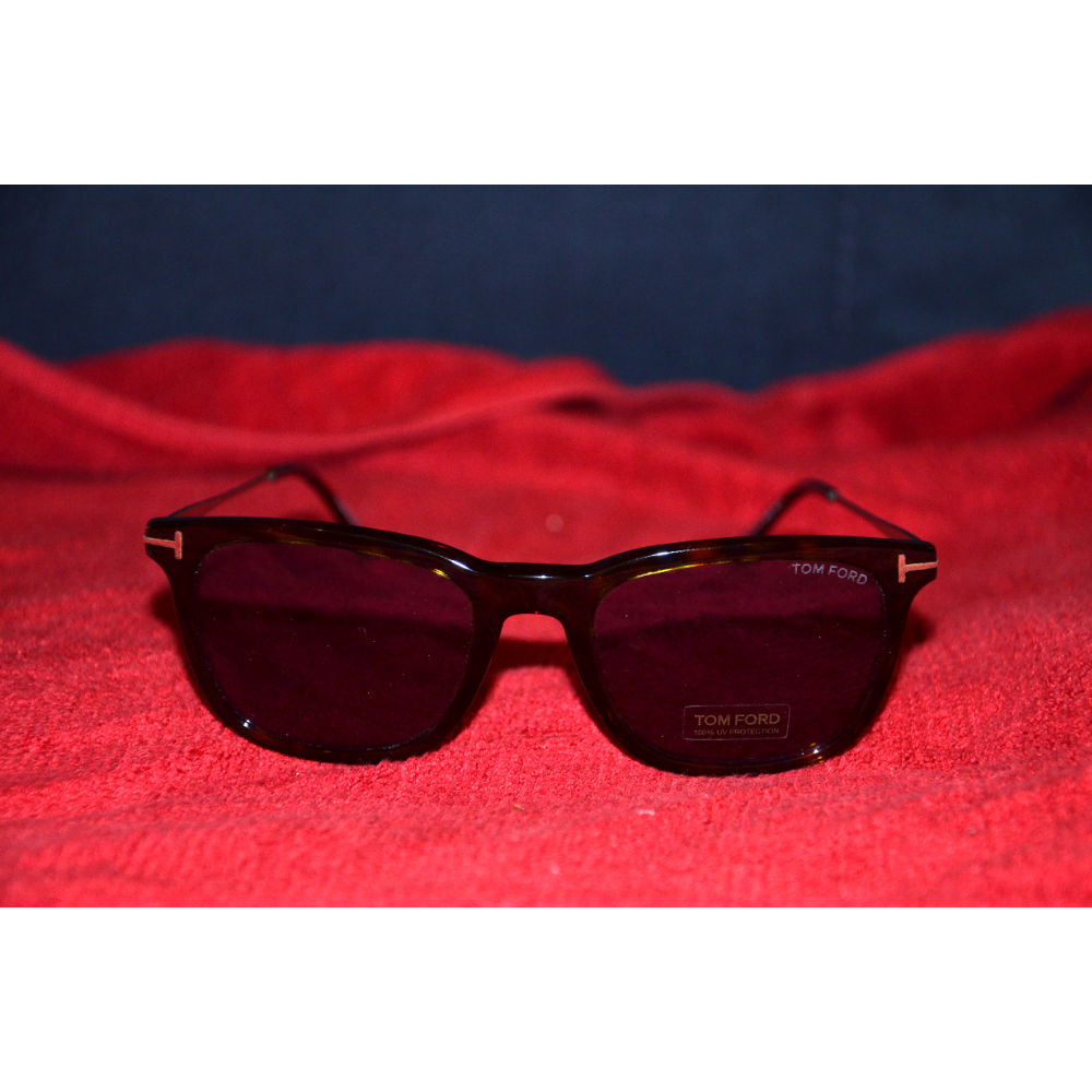 Designer sunglasses donated by Visionary Eyecare *PREMIUM ITEM*